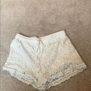 white lace shorts
